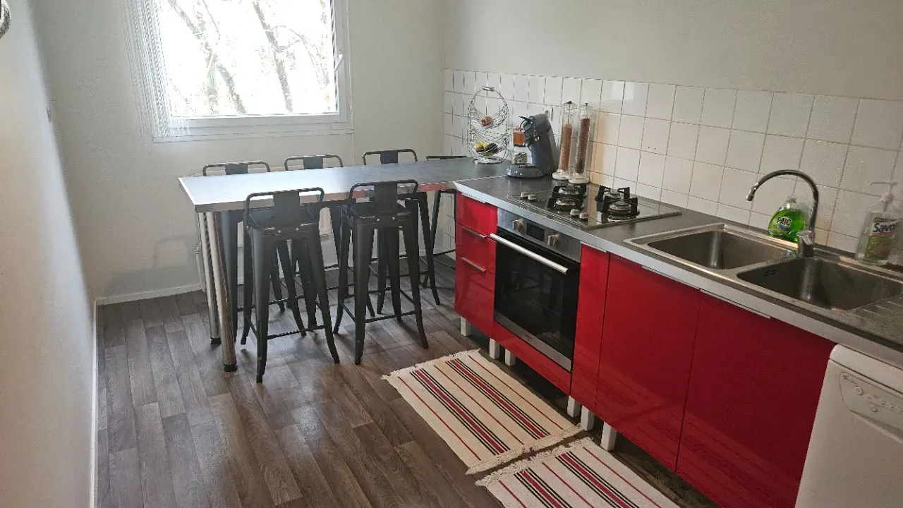 Chambre meublée en location de 22 mètres carrés à louer, proche transports à lyon6. — image 6 sur 8