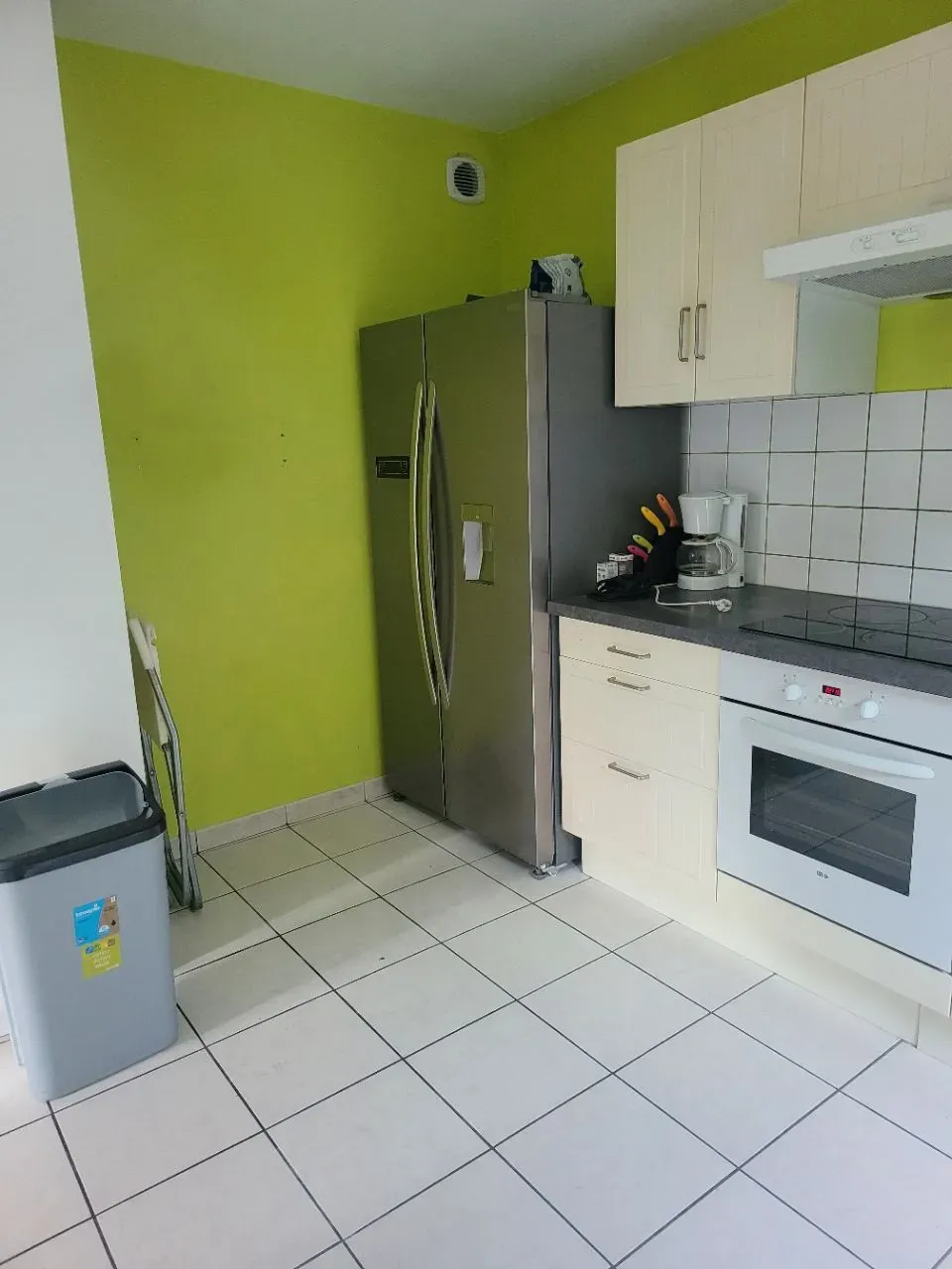 Chambre dispo coloc en maison avec jardin face tram, chambre avec salle de douche privee — image 4 sur 7