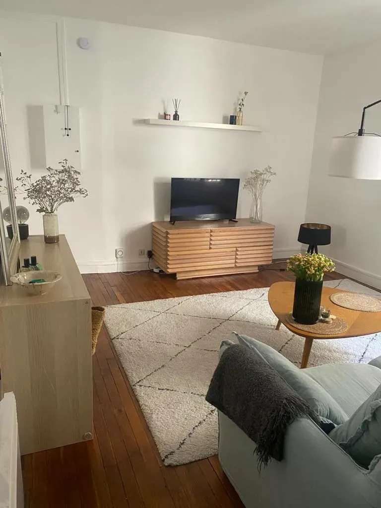 LOUE APPARTEMENT 
SOUS LA TOUR EIFFEL
 — image 3 sur 6