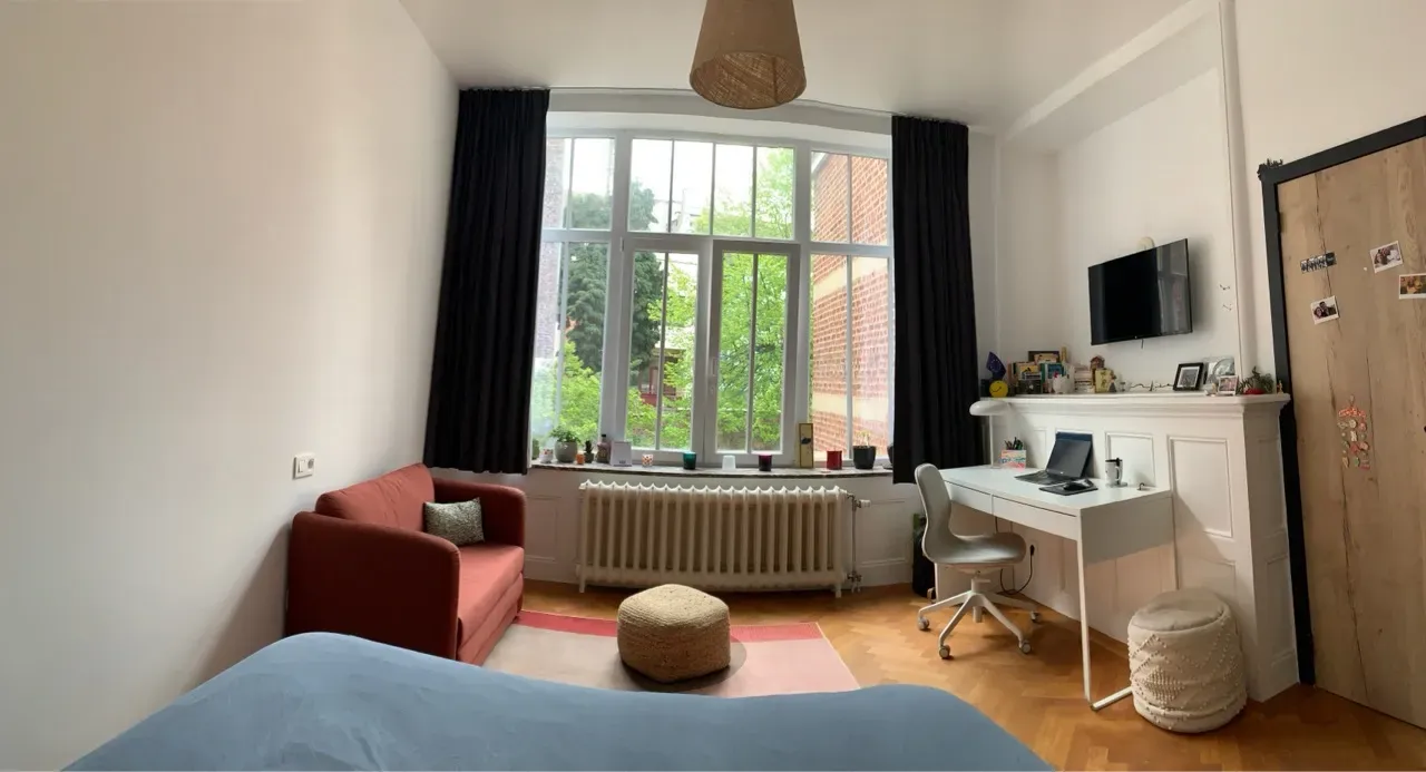 Super lumineuse chambre -vue sur jardin- à reprendre a cote du square  Ambiorix 🏰🌿 — image 2 sur 8