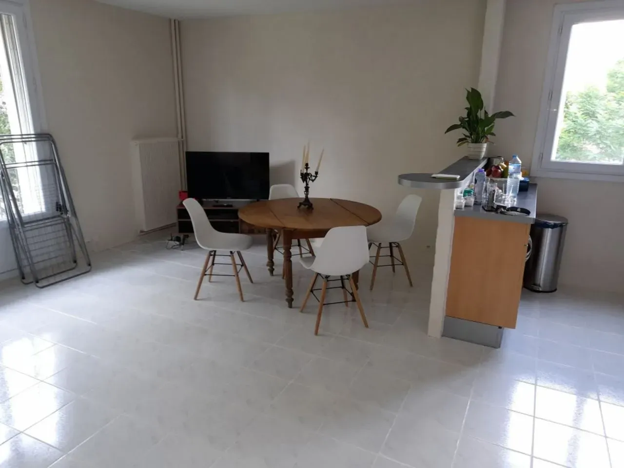 Chambre dans colocation calme dans un cadre agréable a deux pas du Jardin botanique a la Riche — image 2 sur 9