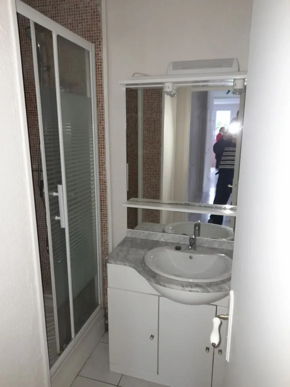Chambre dans colocation calme dans un cadre agréable a deux pas du Jardin botanique a la Riche — image 5 sur 9