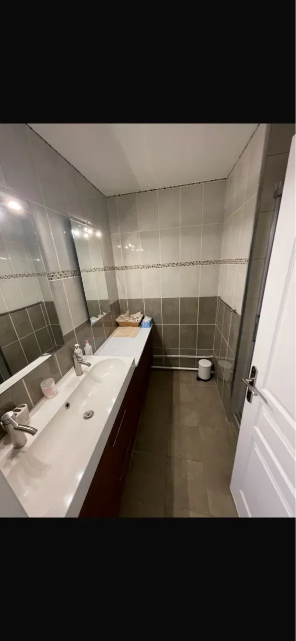 Chambre dans un appartement de 100m carré  — image 5 sur 6