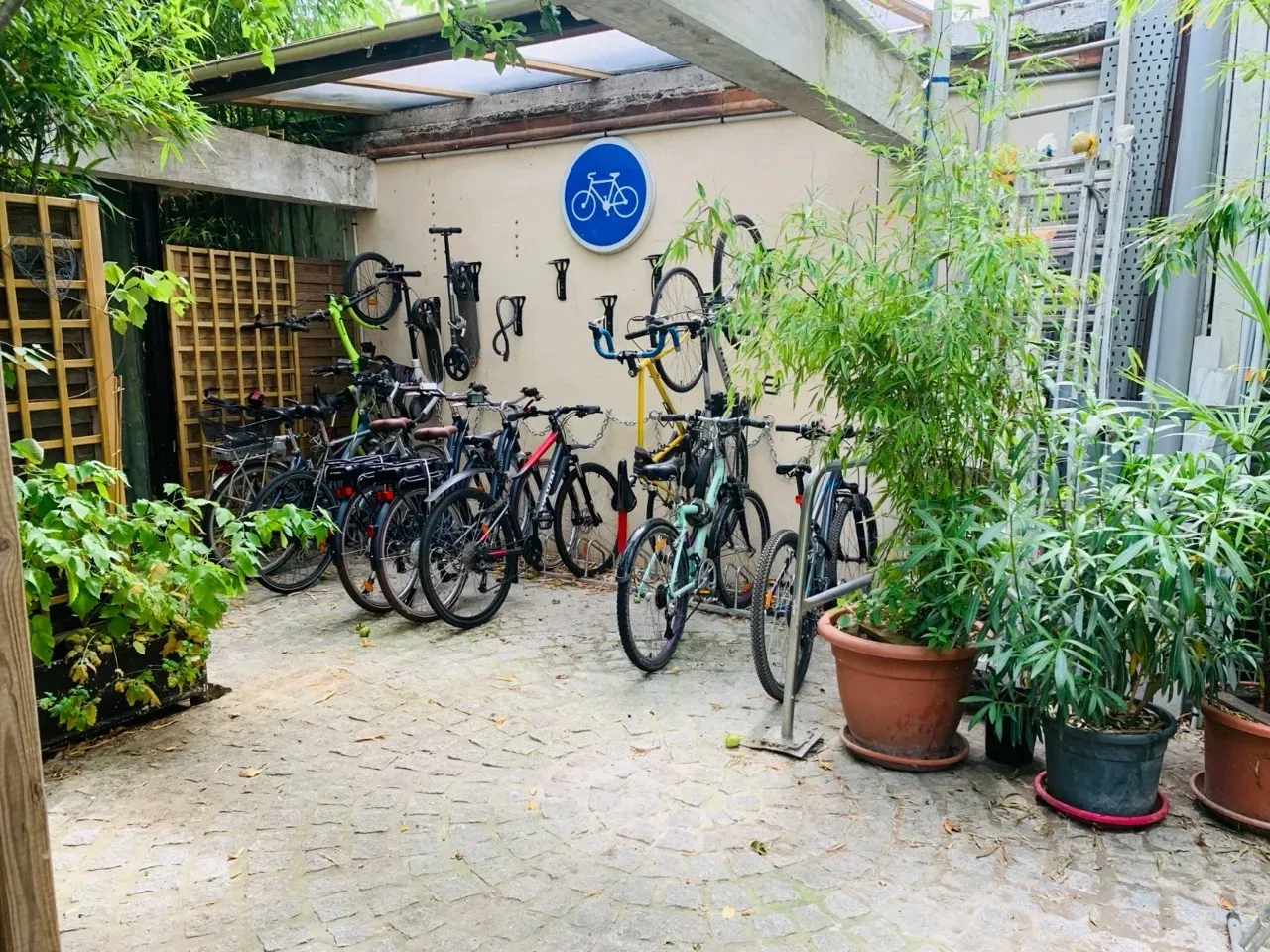 Chambre 14m2 dans Villa coliving 205m2 au calme proche métro & Paris — image 15 sur 15