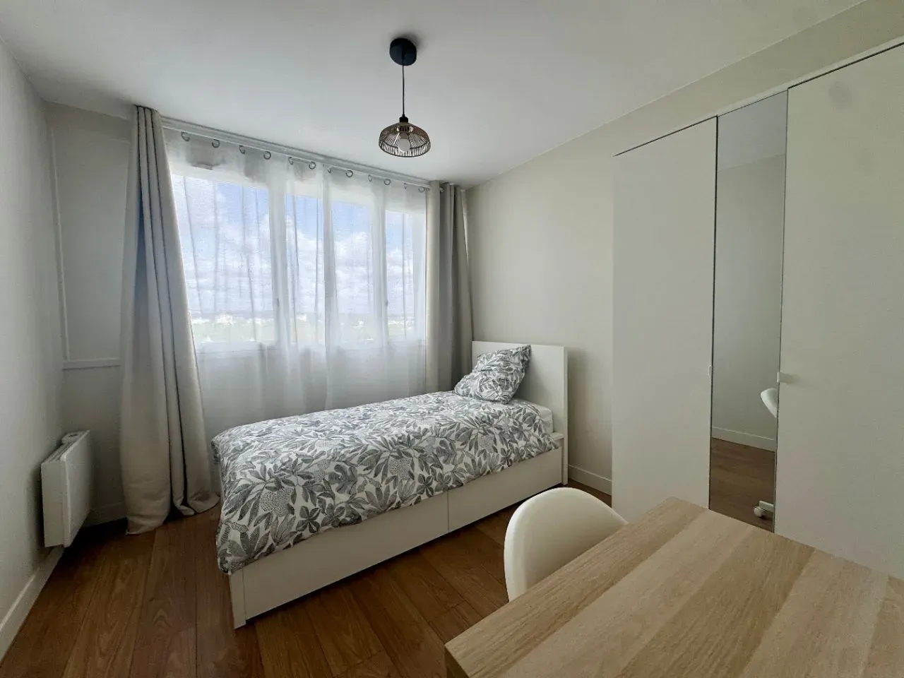 🏡 Chambre meublée en colocation – T4 refait à neuf – Centre Épinay-sur-Seine 
 — image 2 sur 13