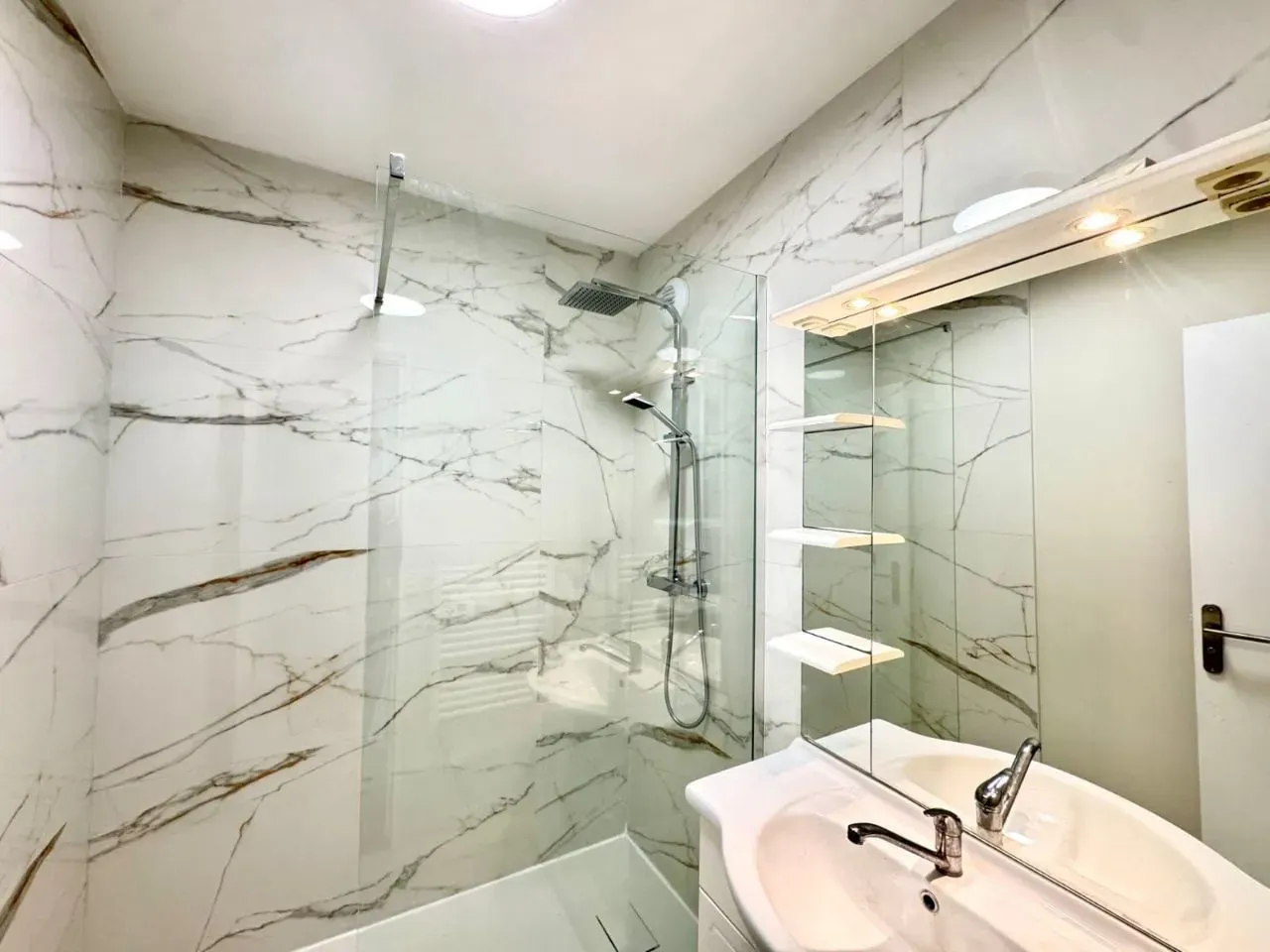 🏡 Chambre meublée en colocation – T4 refait à neuf – Centre Épinay-sur-Seine 
 — image 6 sur 13