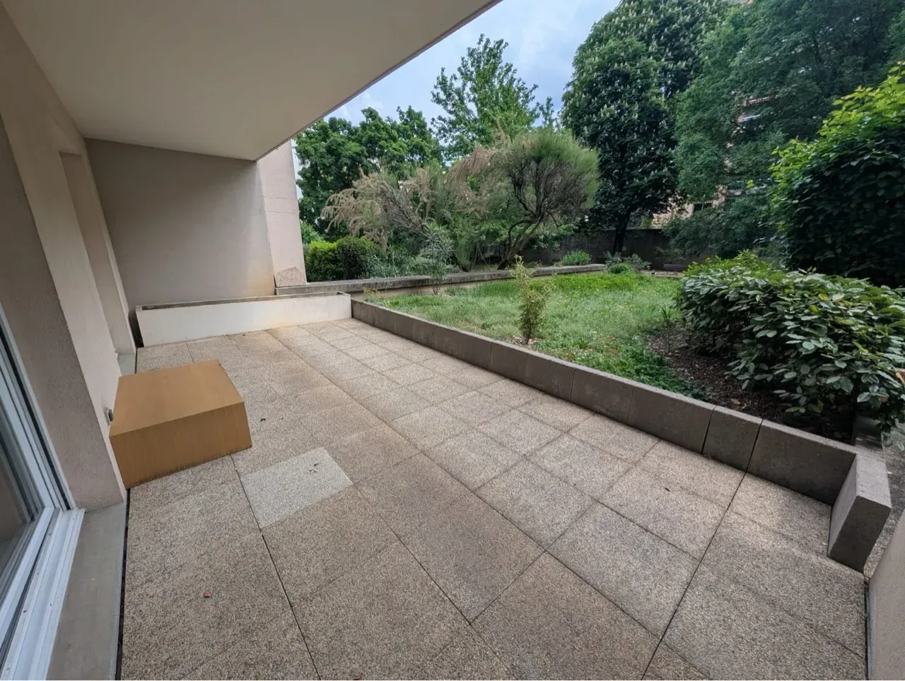 Chambre disponible 12’5m2 dans appartement lumineux de 80m2 avec une grande terrase et un balcon.  — image 5 sur 10