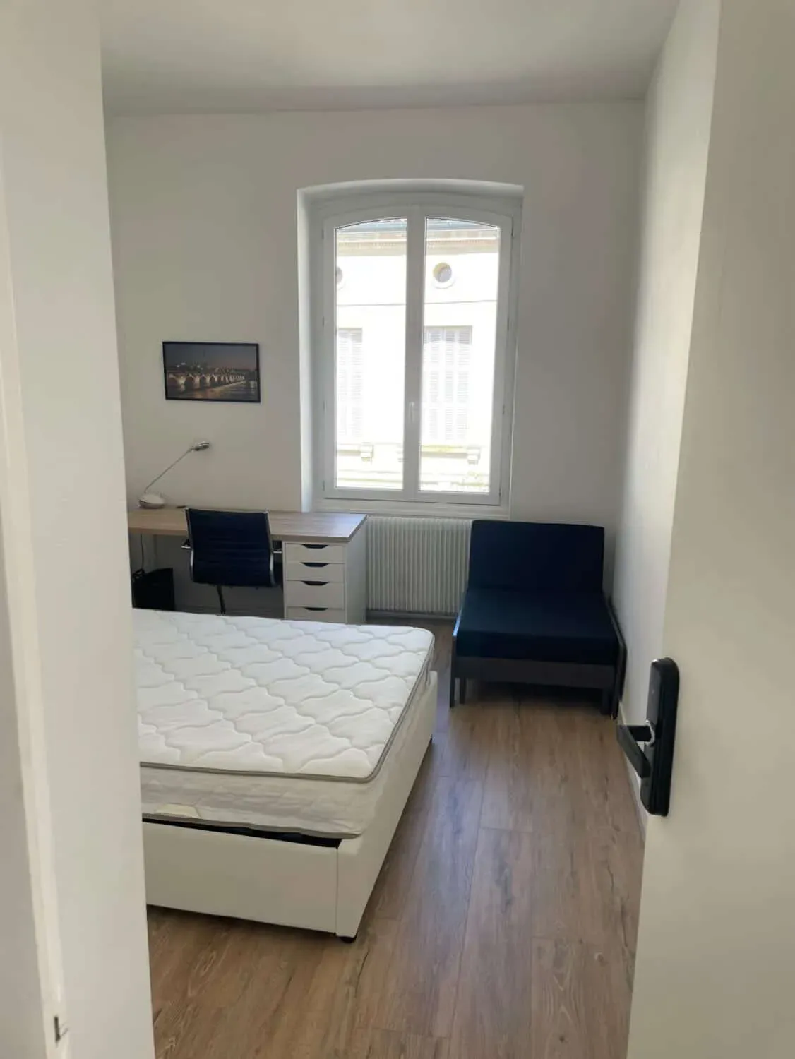 Chambre disponible dans un appartement de 110m2, composé de 3 chambres situé aux Chartrons — image 3 sur 4