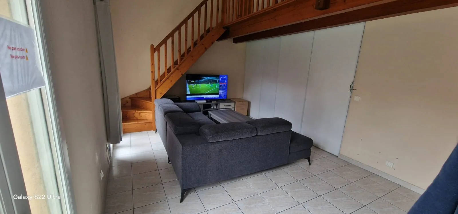 Une petite chambre. — image 12 sur 15