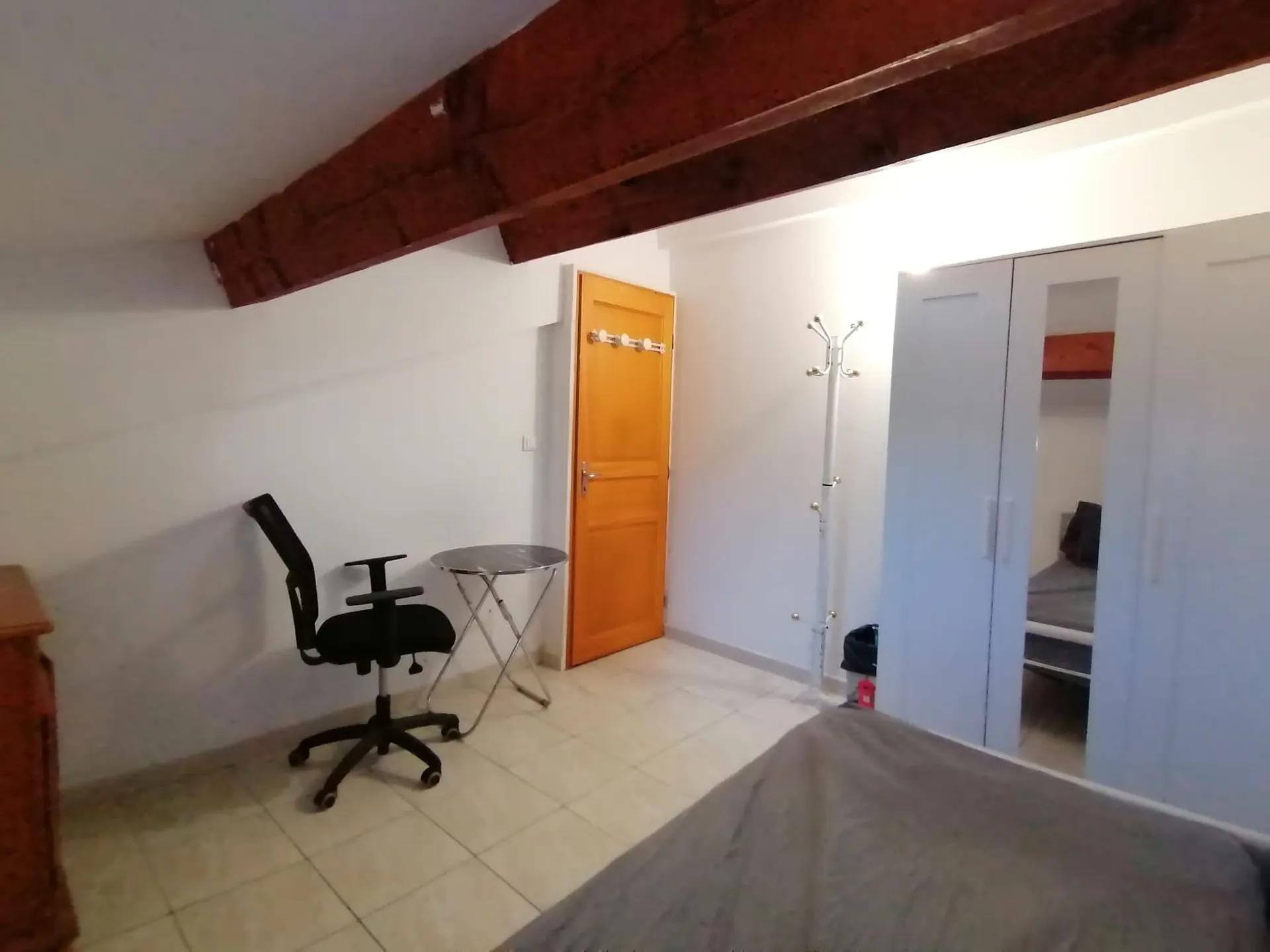 Une grande chambre  — image 2 sur 15