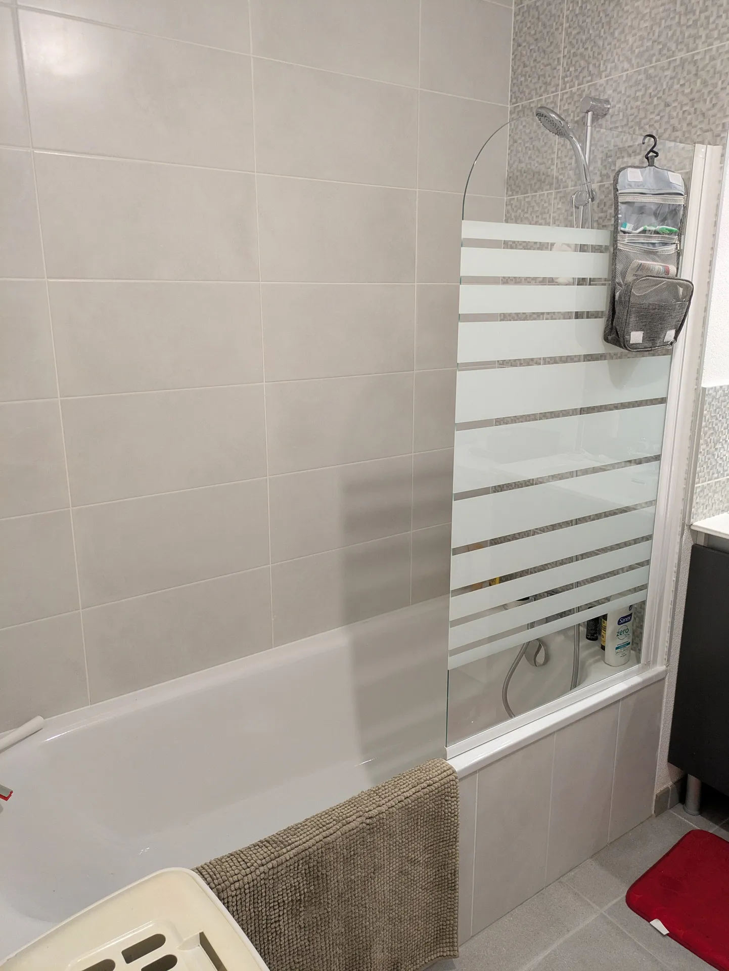Appartement RDC 70m² avec petit jardin, chambre de 12m² disponible. — image 11 sur 14