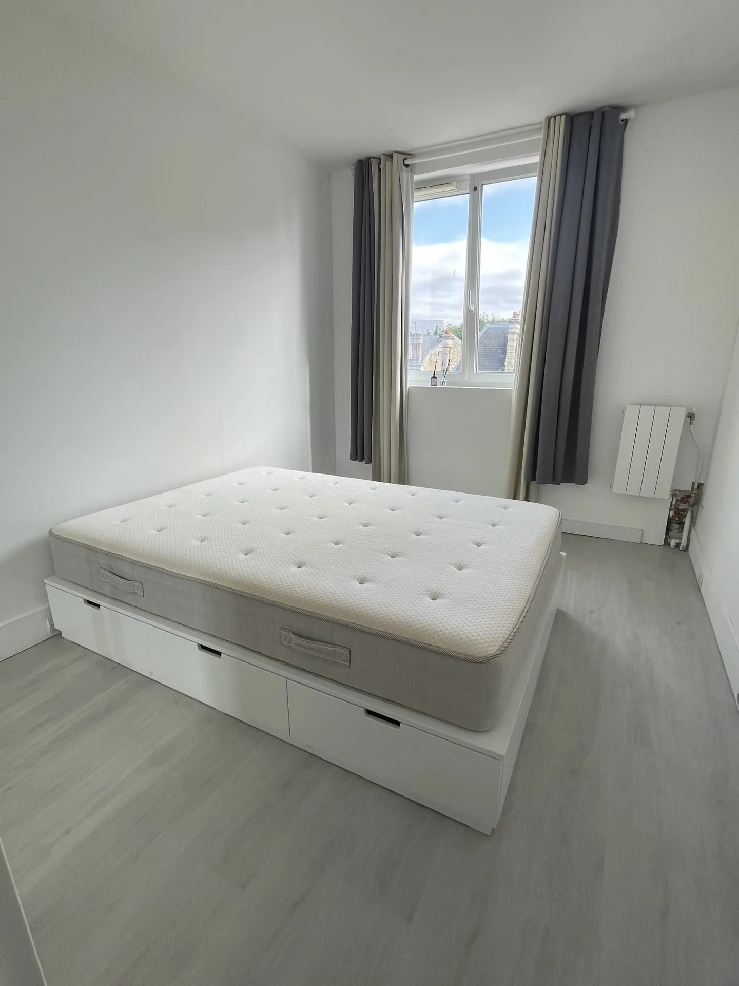 Colocation au Raincy – 1 min du RER E – Chambre disponible dans appartement lumineux de 70m2 — image 5 sur 8