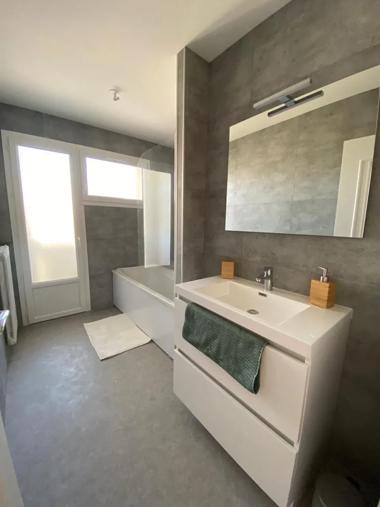Appartement très lumineux et spacieux de 4 chambres à 2 pas d’une station de métro  — image 6 sur 6