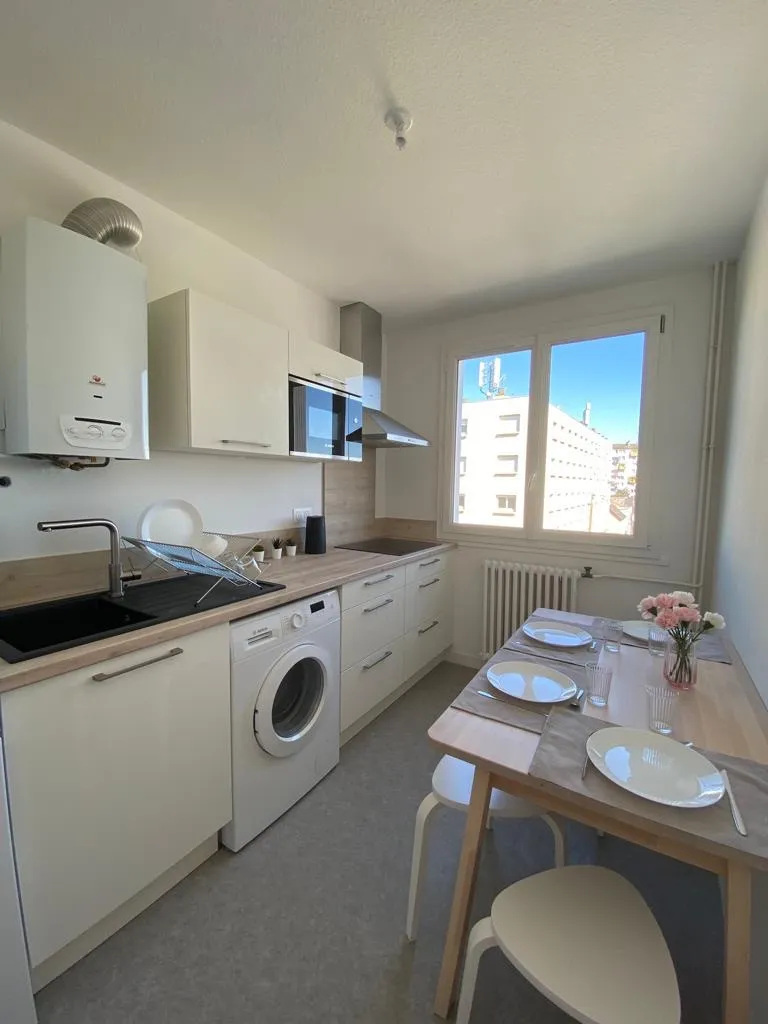 Appartement très lumineux et spacieux de 4 chambres à 2 pas d’une station de métro  — image 5 sur 6