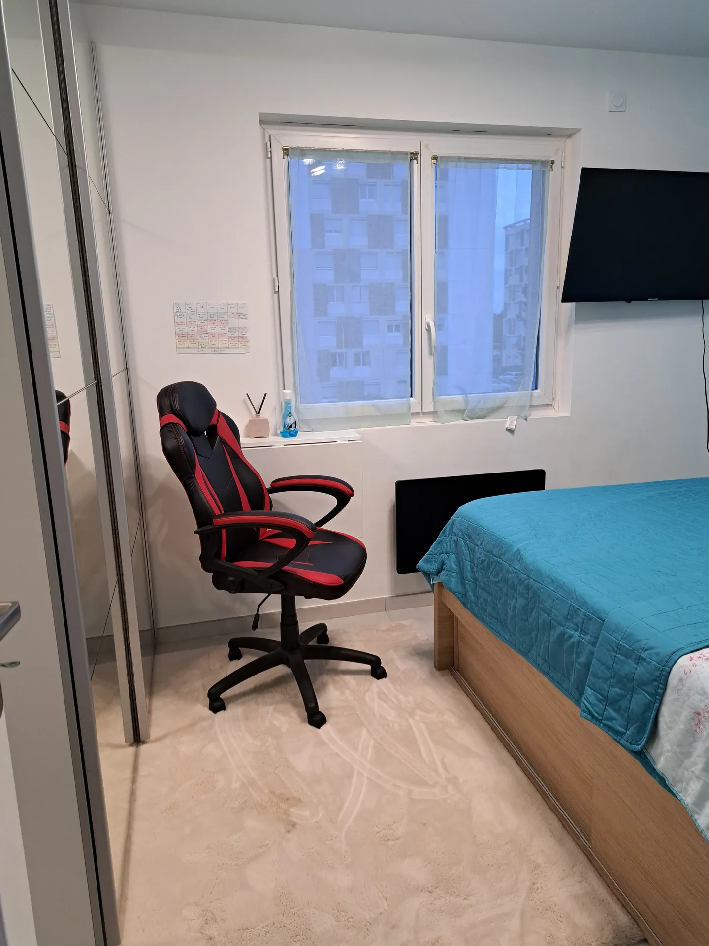 Chambres en colocation dans un bel appartement de 3 chambres avec salon, cuisine , salle de vain, WC — image 13 sur 14