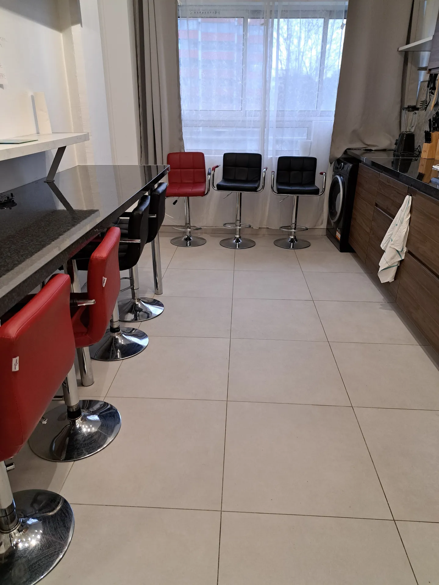 Chambres en colocation dans un bel appartement de 3 chambres avec salon, cuisine , salle de vain, WC — image 3 sur 14