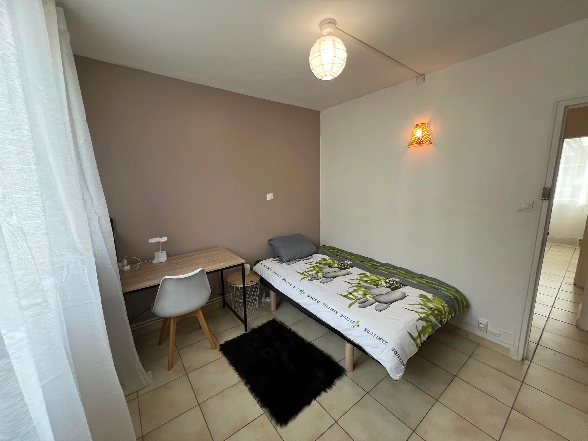 Chambre meublée – Eaux-Claires – Tram C/E – Charges incluses — image 2 sur 3