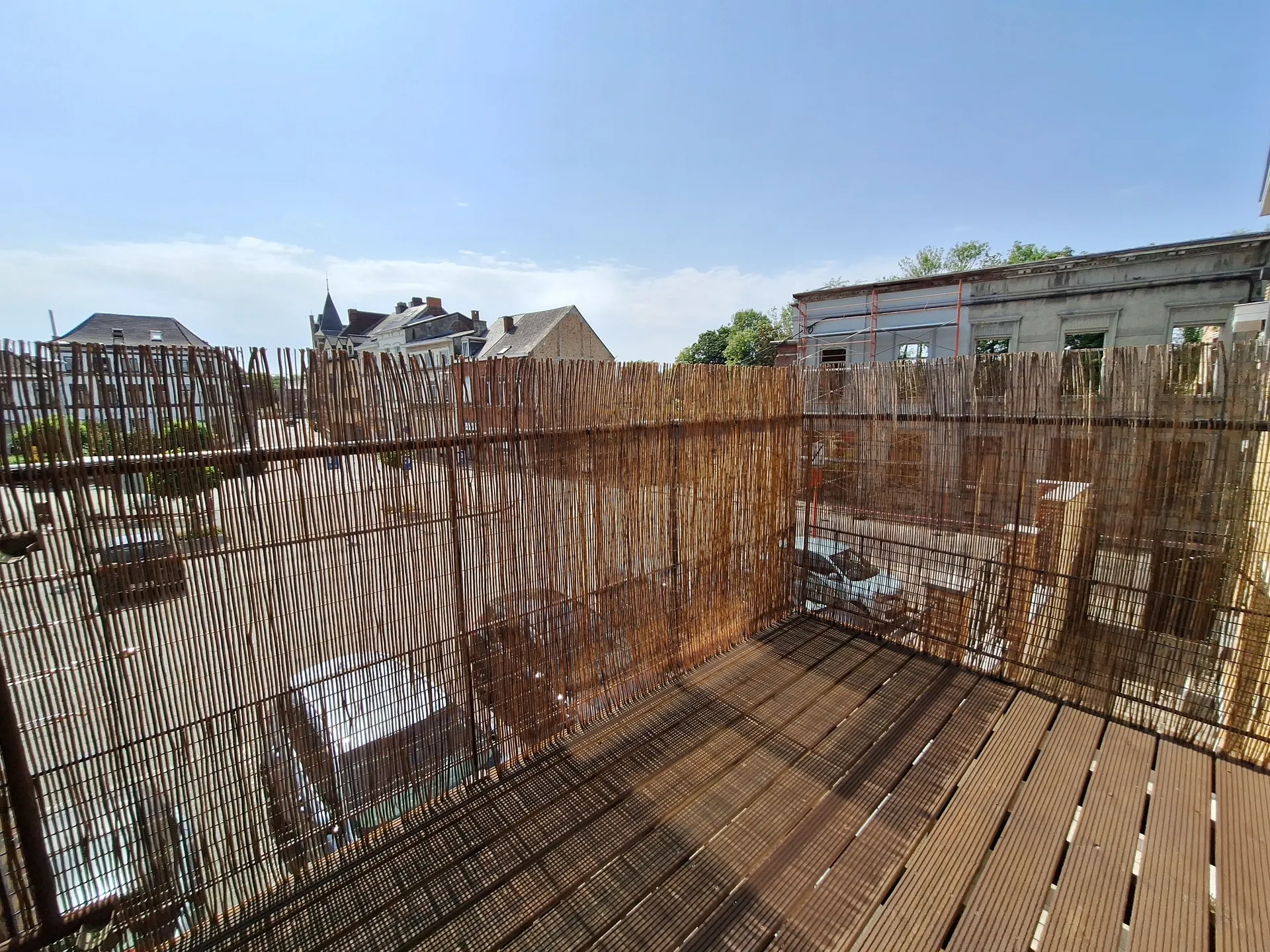 Colocation grand loft en communauté juste à  côté de la gare, très peu présent. — image 8 of 8