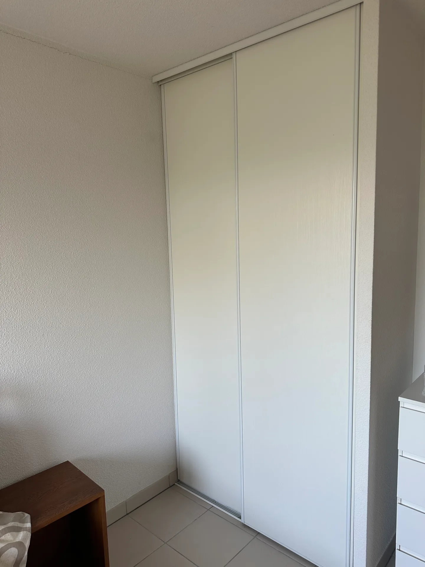 Chambre moderne, lumineuse et bien aérée à louer chez un particulier, située à seulement 20 minutes  — image 7 of 7