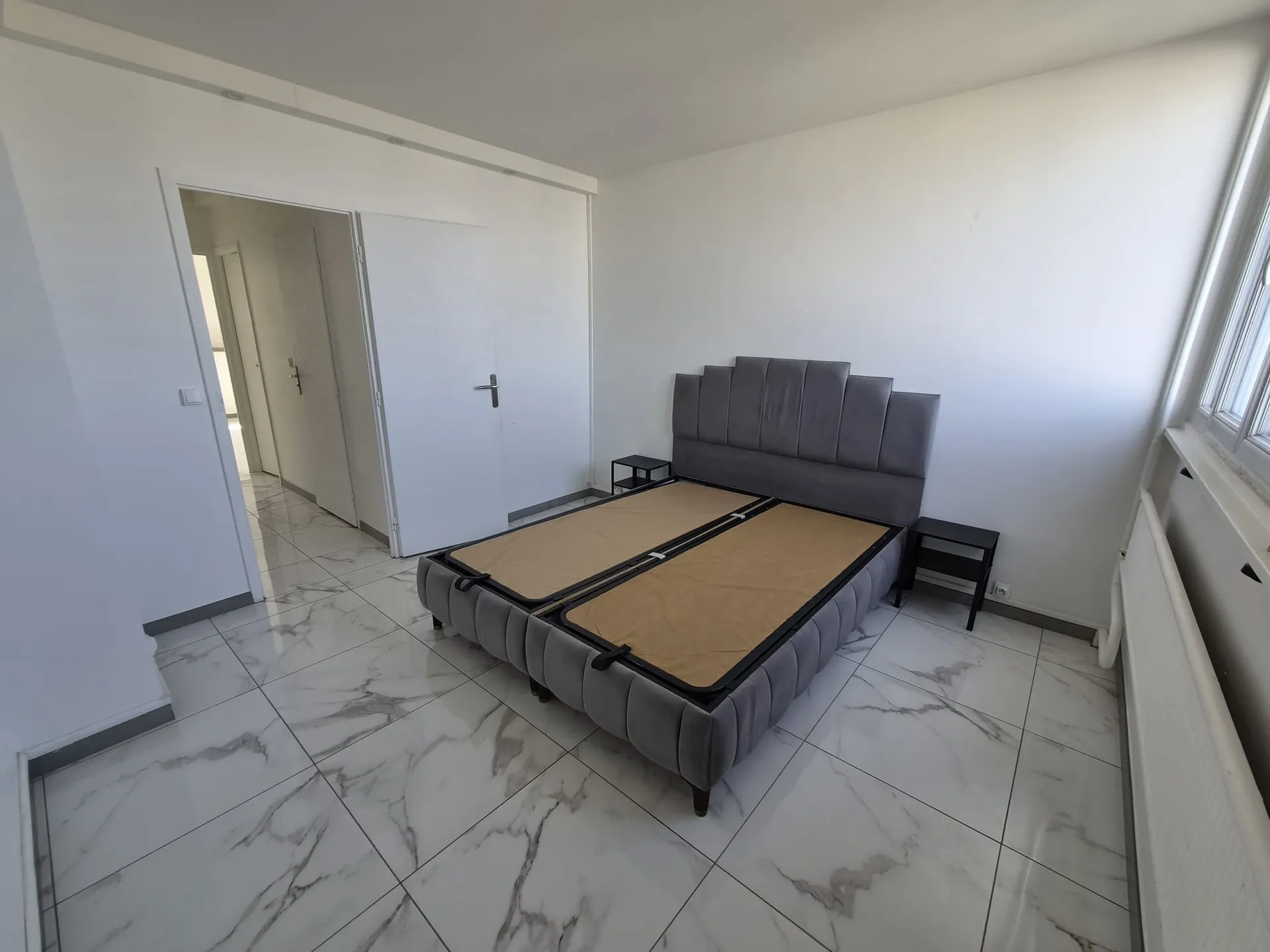 COLOCATION MEUBLÉE – 3 CHAMBRES DISPONIBLES SAINT ÉTIENNE — image 2 sur 10