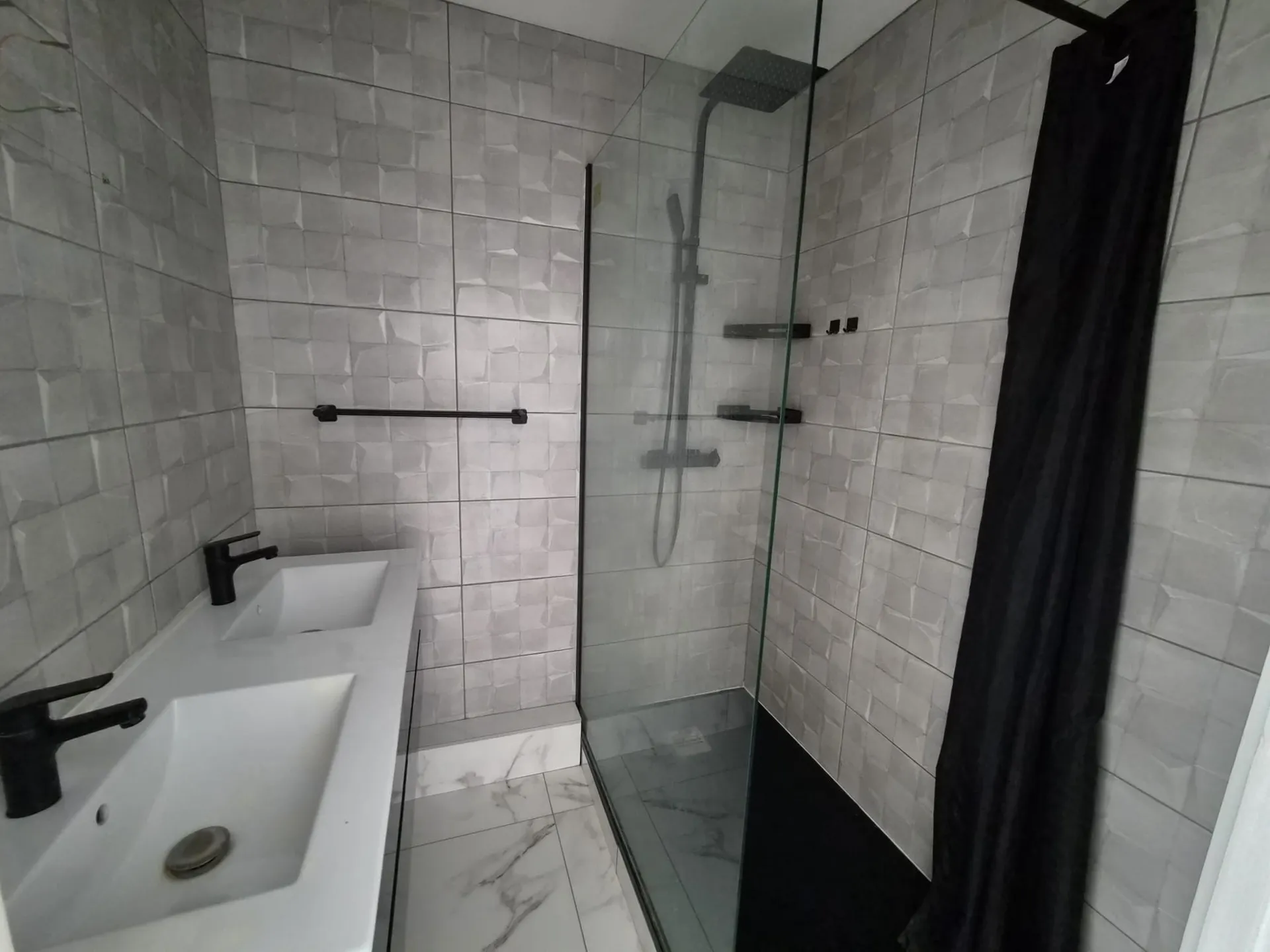 COLOCATION MEUBLÉE – 3 CHAMBRES DISPONIBLES SAINT ÉTIENNE — image 9 sur 10