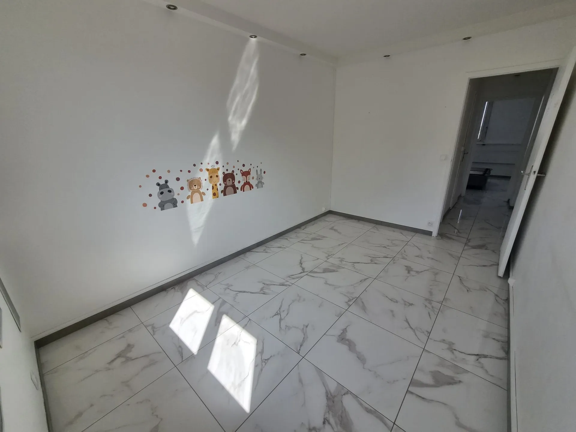 COLOCATION MEUBLÉE – 3 CHAMBRES DISPONIBLES SAINT ÉTIENNE — image 4 sur 10