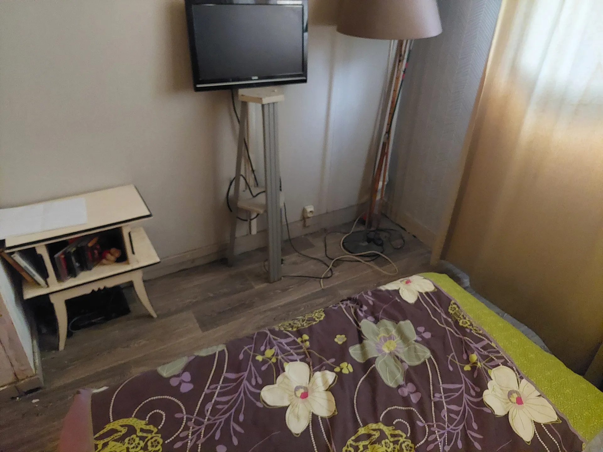 Chambre meublé avec tv — image 2 sur 7
