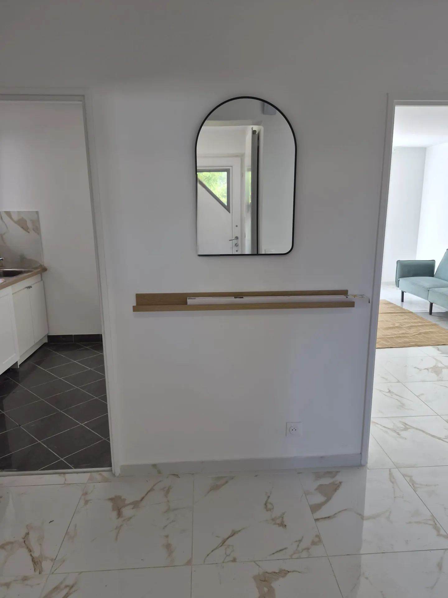 Chambre de 12m2 dans une maison agréable a partager entre filles. — image 3 of 6