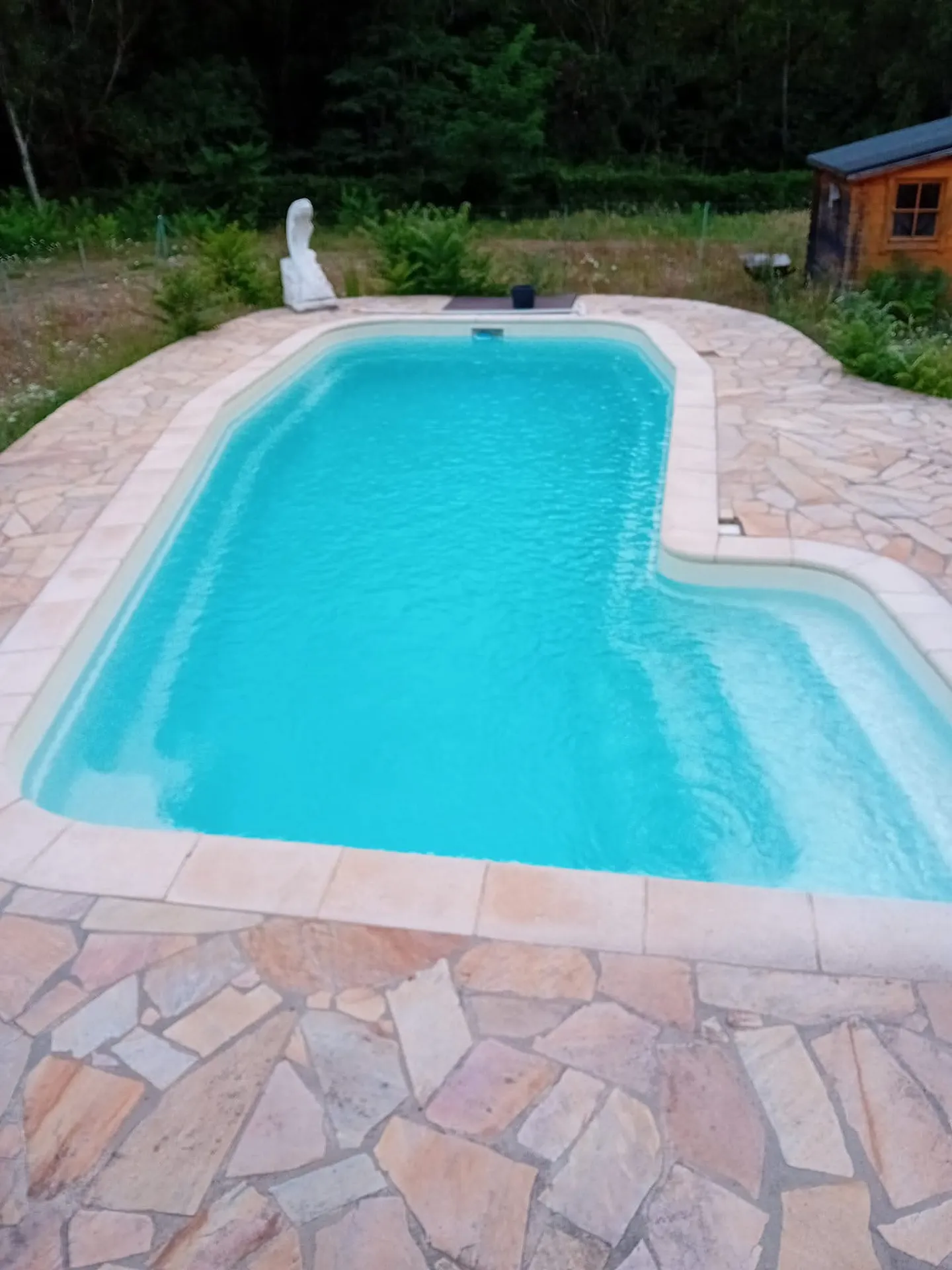 Bonjour je recherche une colocatrice pour partager ma grande maison dans un petit village