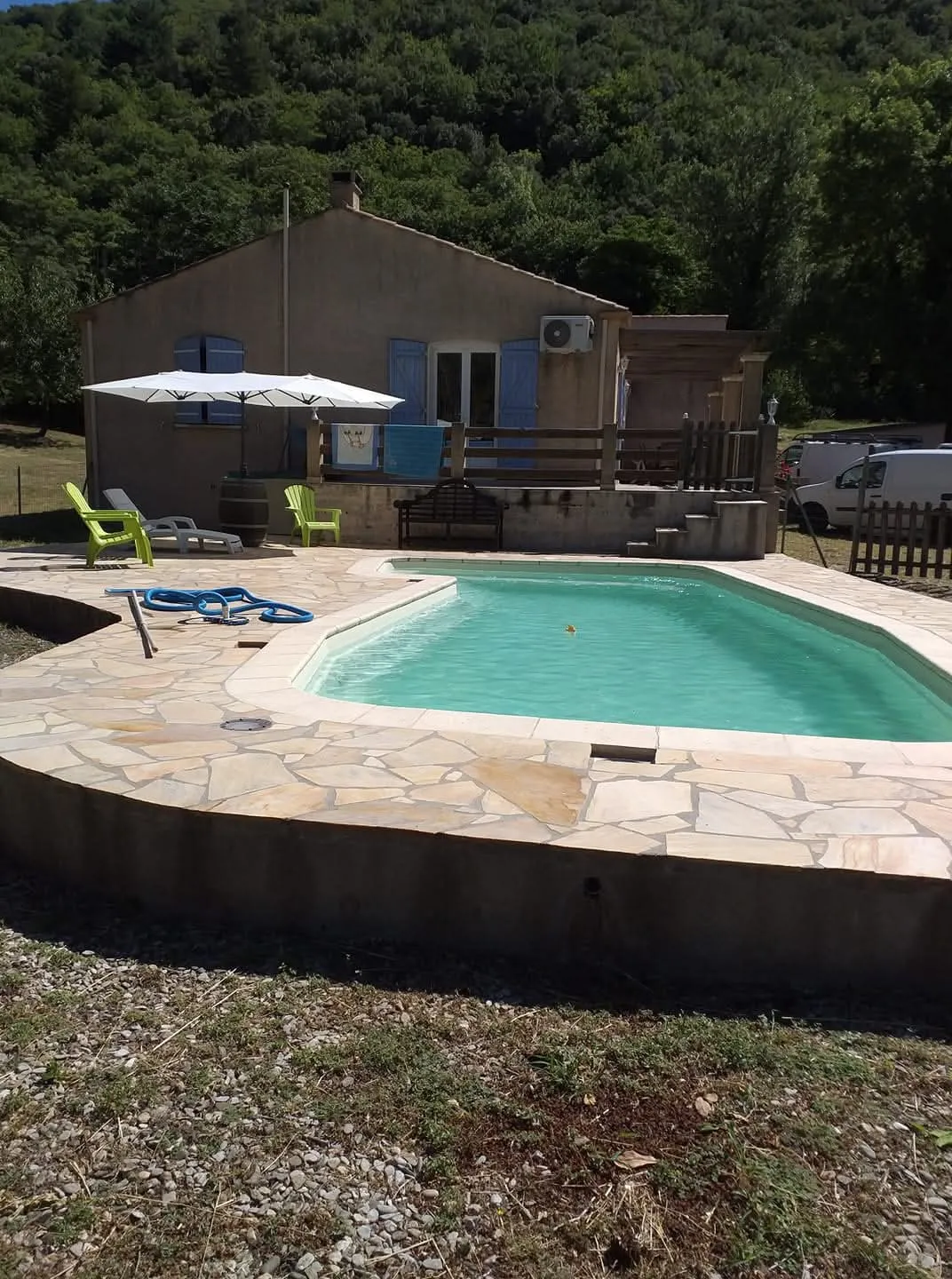 Bonjour je recherche une colocatrice pour partager ma grande maison dans un petit village — image 2 sur 5