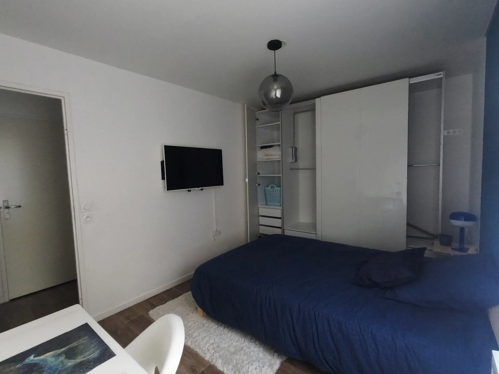 🏡 Chambre lit double meublée en colocation – Champs-sur-Marne (77) – 620 €/mois (hc) — image 2 sur 10