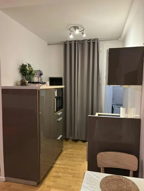 Studio meublé de standing – 30 m² – Rue des Peupliers, Paris — image 6 sur 10
