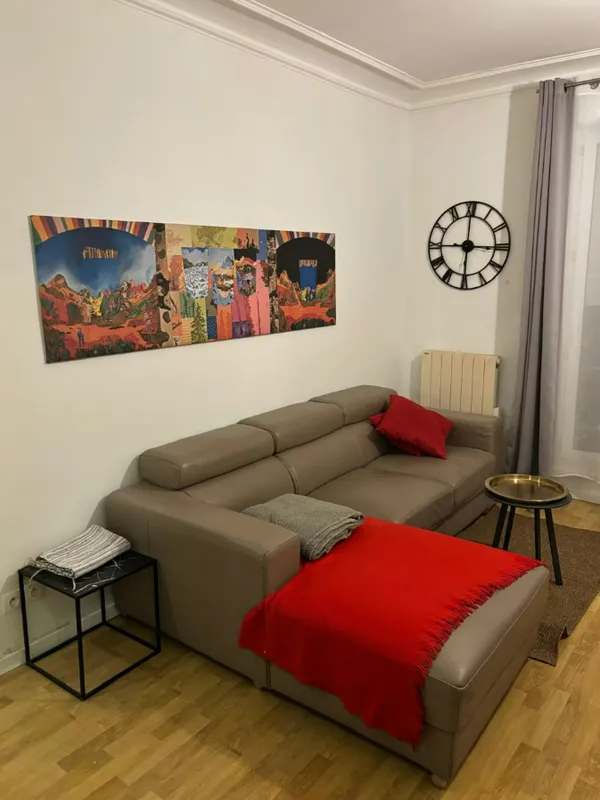 Studio meublé de standing – 30 m² – Rue des Peupliers, Paris — image 2 sur 10