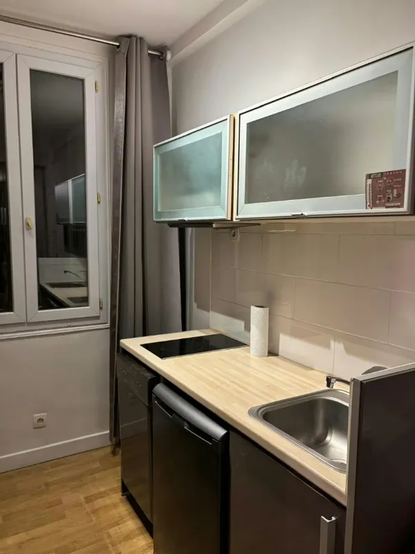 Studio meublé de standing – 30 m² – Rue des Peupliers, Paris — image 7 sur 10
