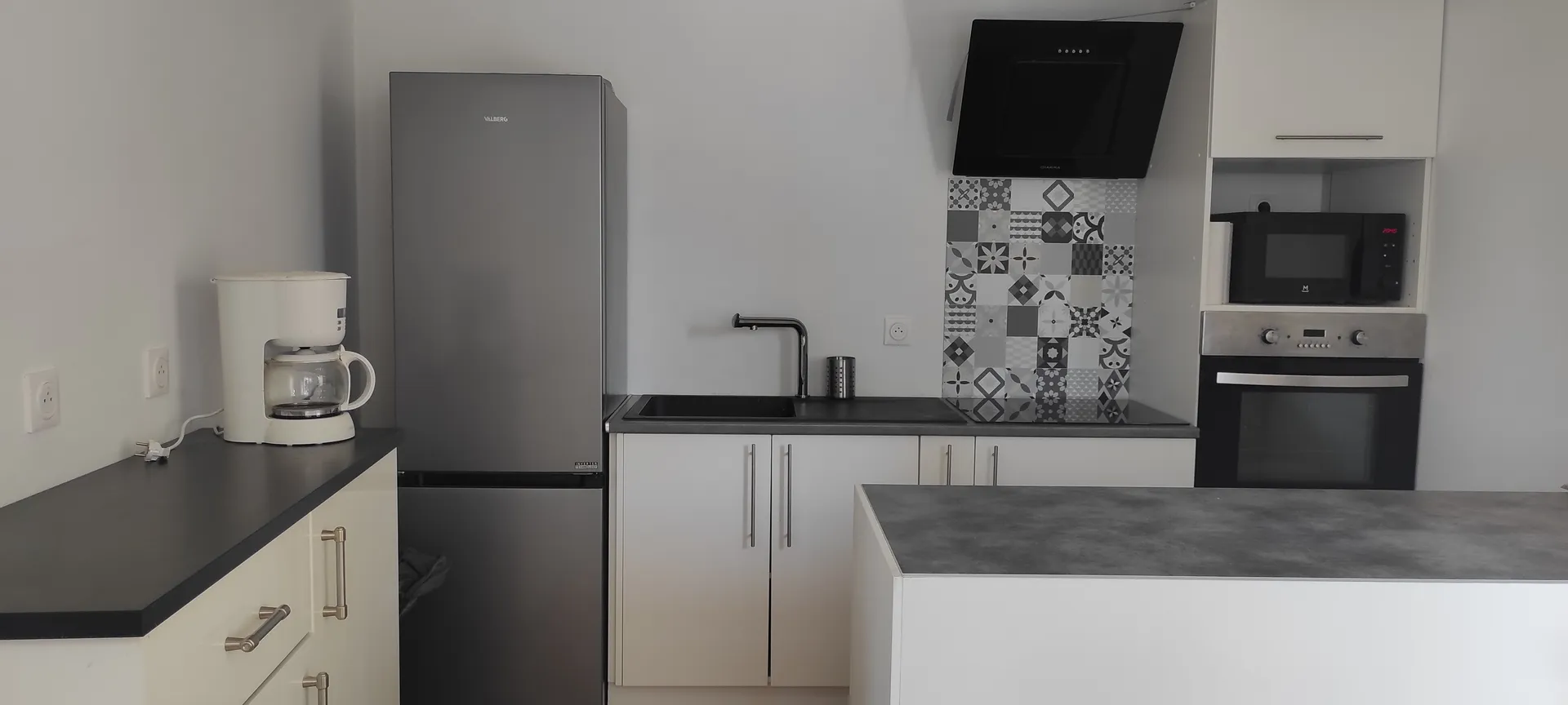 Maison entièrement rénovée et salon climatisé — image 7 of 7