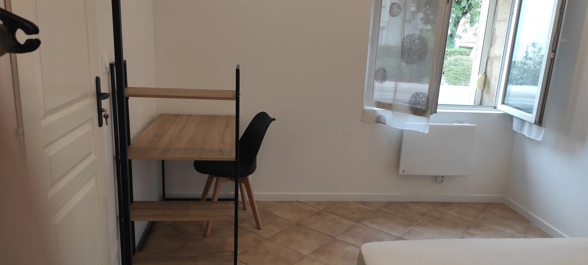 Maison entièrement rénovée et salon climatisé — image 6 of 7