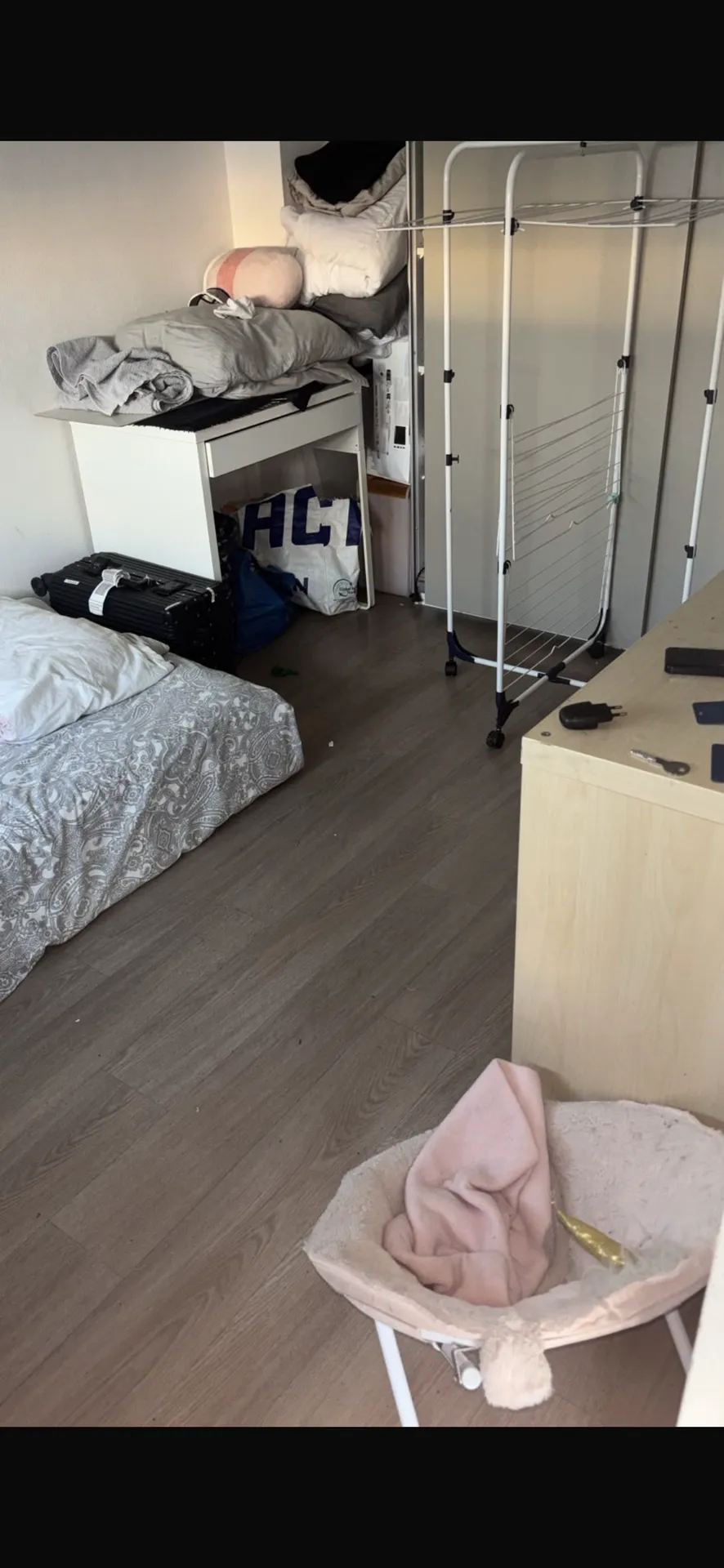 Je propose une colocation agréable et spacieuse avec 3 chambres, idéale pour une vie en communauté. — image 3 of 7