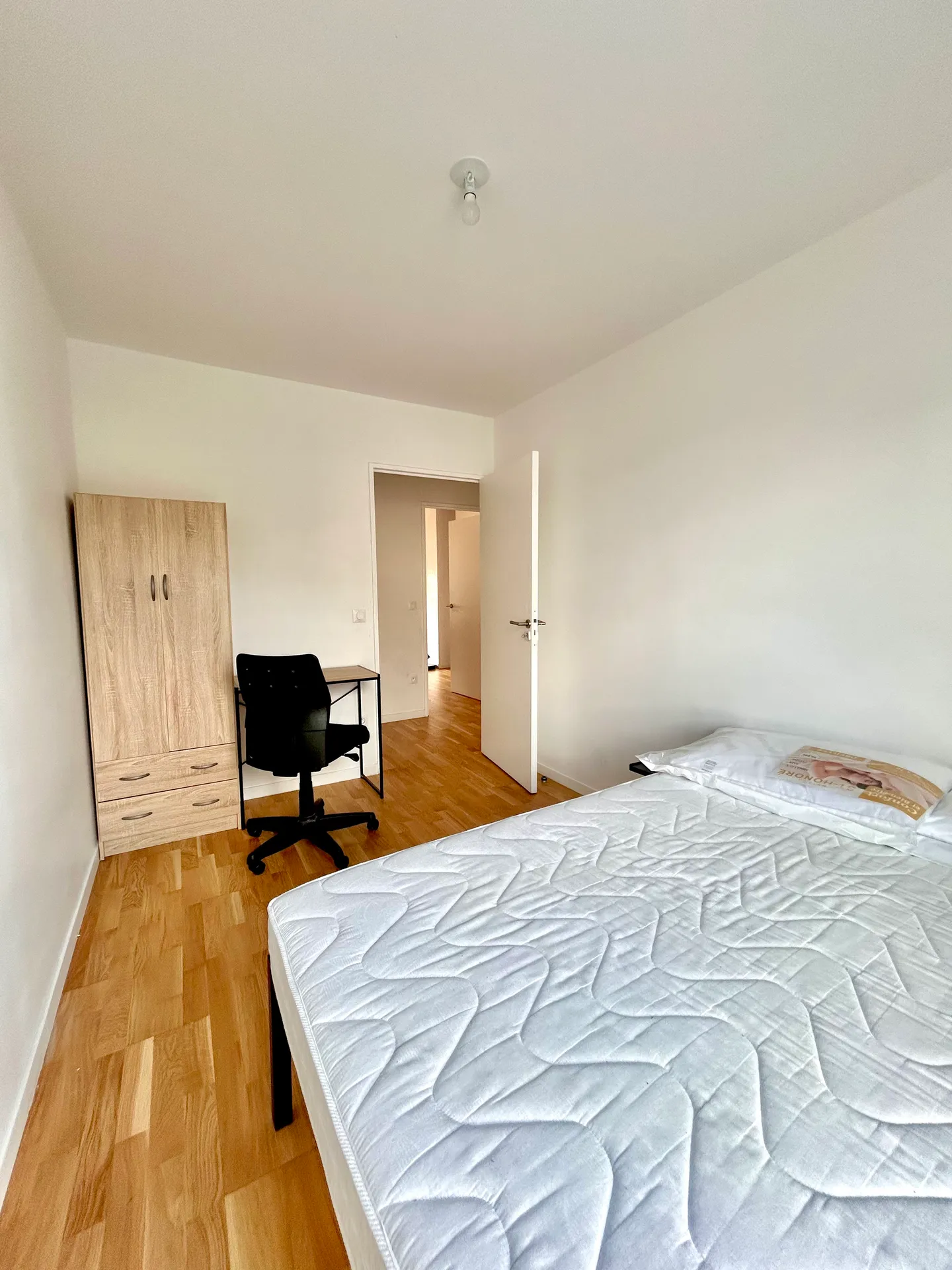 Chambre haut de gamme en colocation dans un appartement meublé à Bezons près de La Défense — image 13 of 15