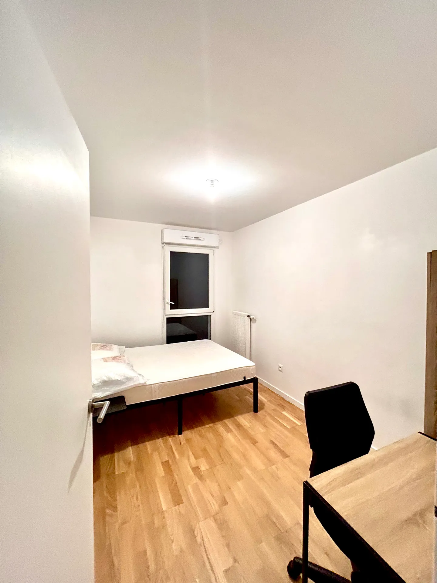 Chambre haut de gamme en colocation dans un appartement meublé à Bezons près de La Défense — image 10 of 15