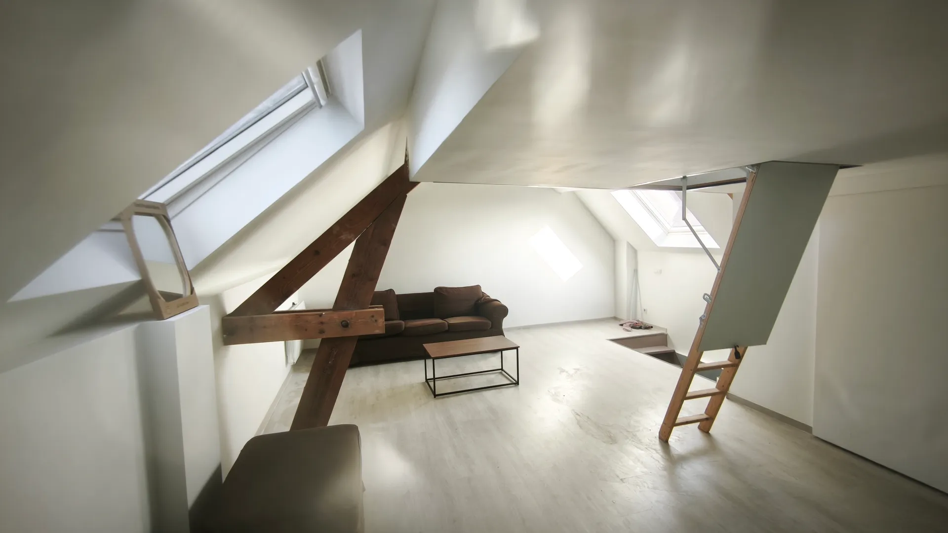 Coloc médicale dans une maison de 222 m carré à deux pas du GHdC. Dispose d'un jardin et garage. — image 11 sur 12