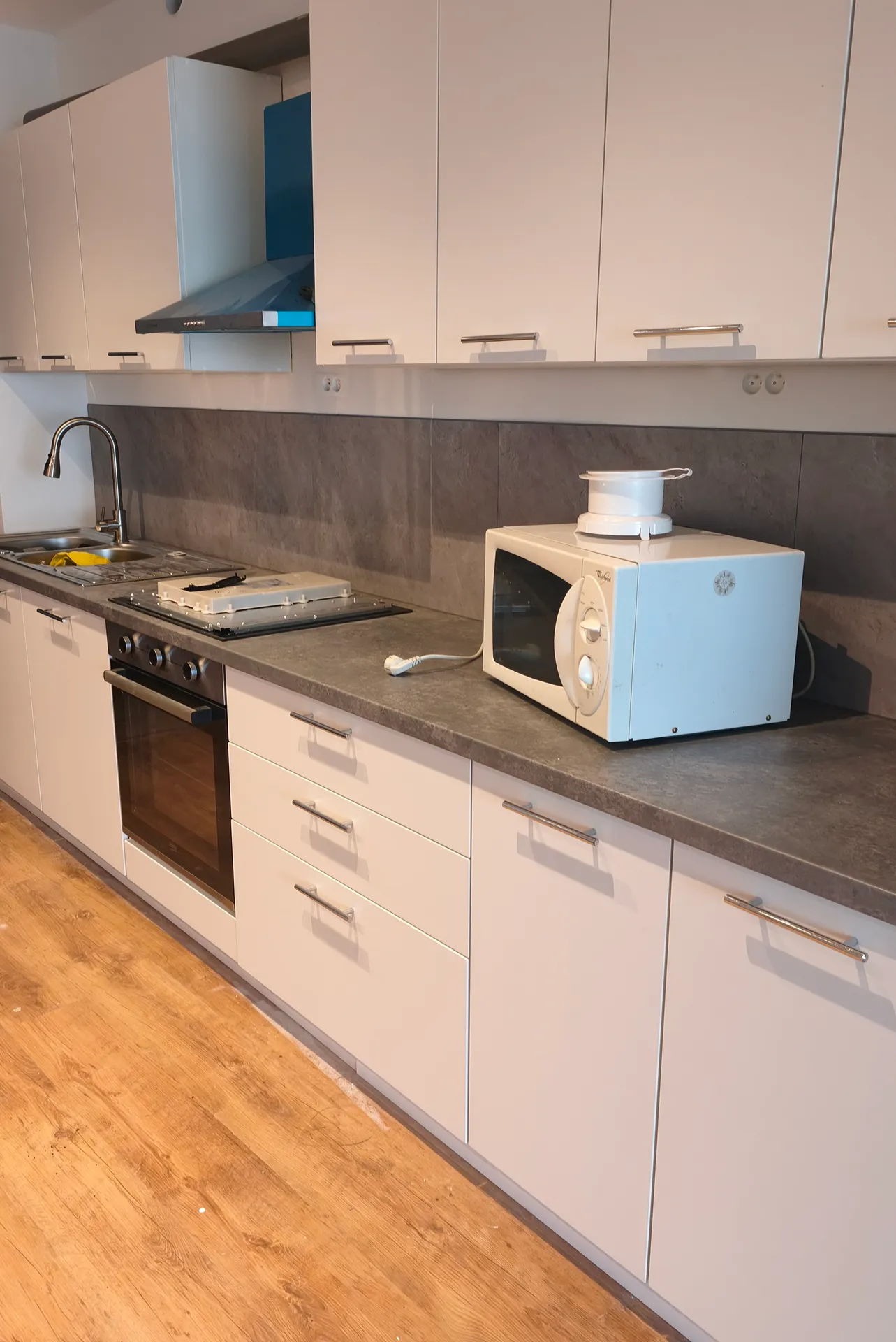 Coloc médicale dans une maison de 222 m carré à deux pas du GHdC. Dispose d'un jardin et garage. — image 5 sur 12
