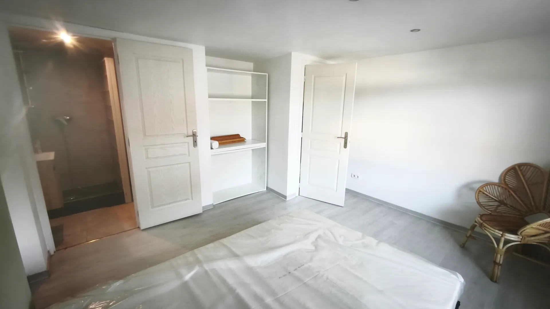 Coloc médicale dans une maison de 222 m carré à deux pas du GHdC. Dispose d'un jardin et garage. — image 8 sur 12