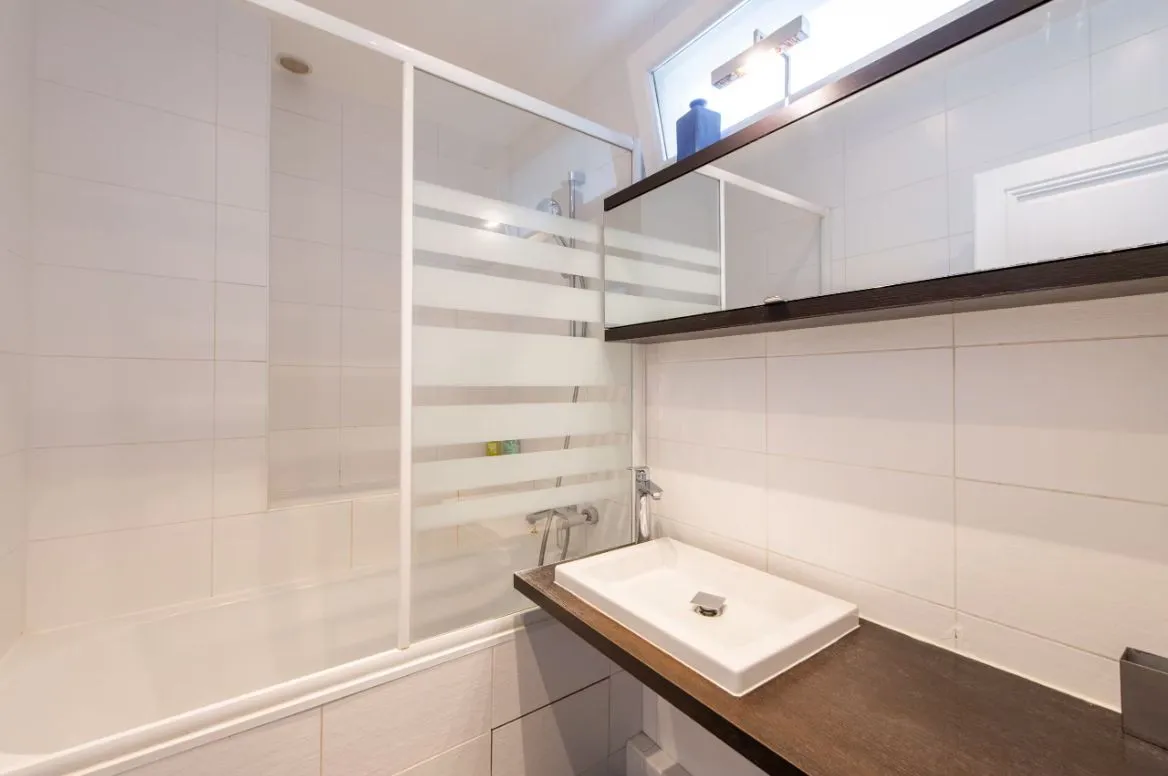 Appartement lumineux de 2 chambres au dernier étage avec vue panoramique — image 15 sur 15