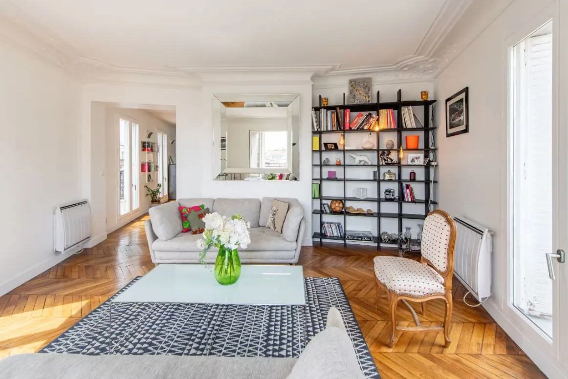Appartement lumineux de 2 chambres au dernier étage avec vue panoramique — image 13 sur 15