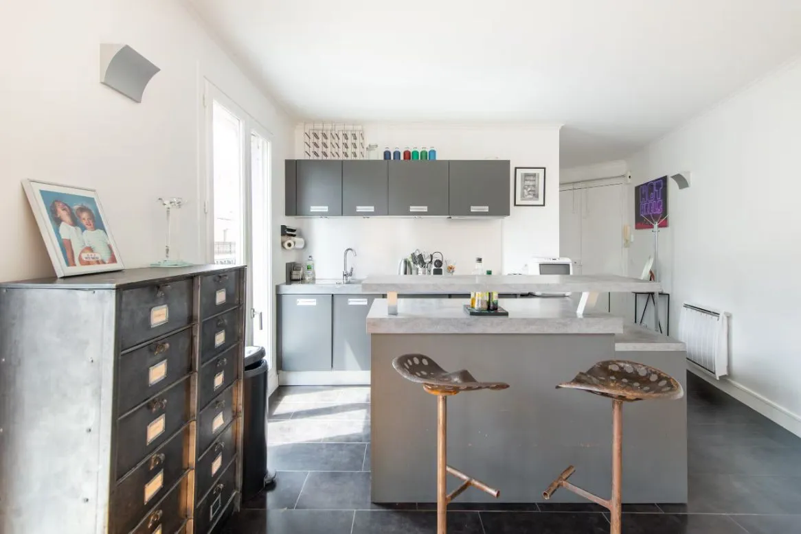 Appartement lumineux de 2 chambres au dernier étage avec vue panoramique — image 9 sur 15
