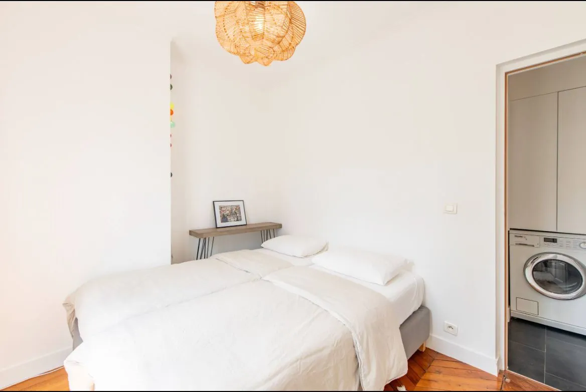 Appartement lumineux de 2 chambres au dernier étage avec vue panoramique — image 10 sur 15