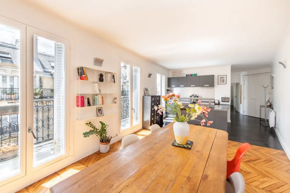 Appartement lumineux de 2 chambres au dernier étage avec vue panoramique — image 12 sur 15