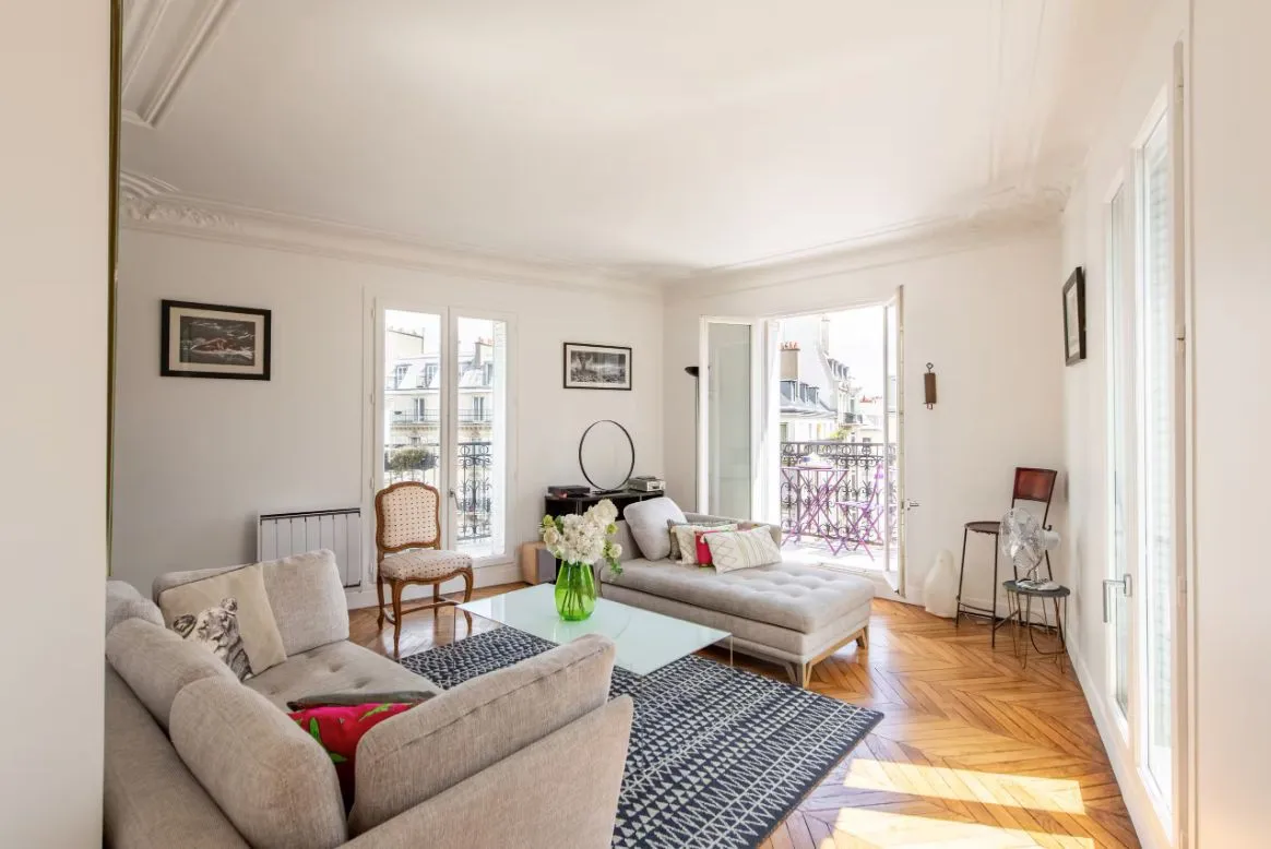 Appartement lumineux de 2 chambres au dernier étage avec vue panoramique — image 7 sur 15