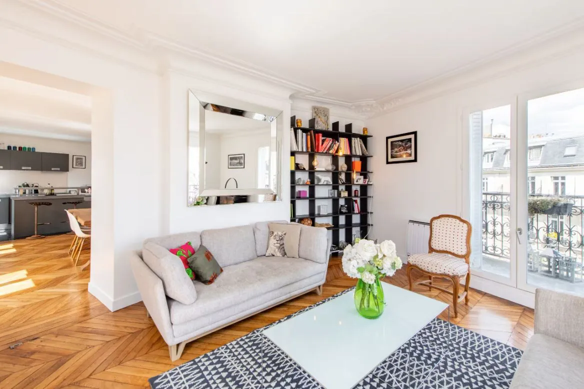 Appartement lumineux de 2 chambres au dernier étage avec vue panoramique — image 14 sur 15
