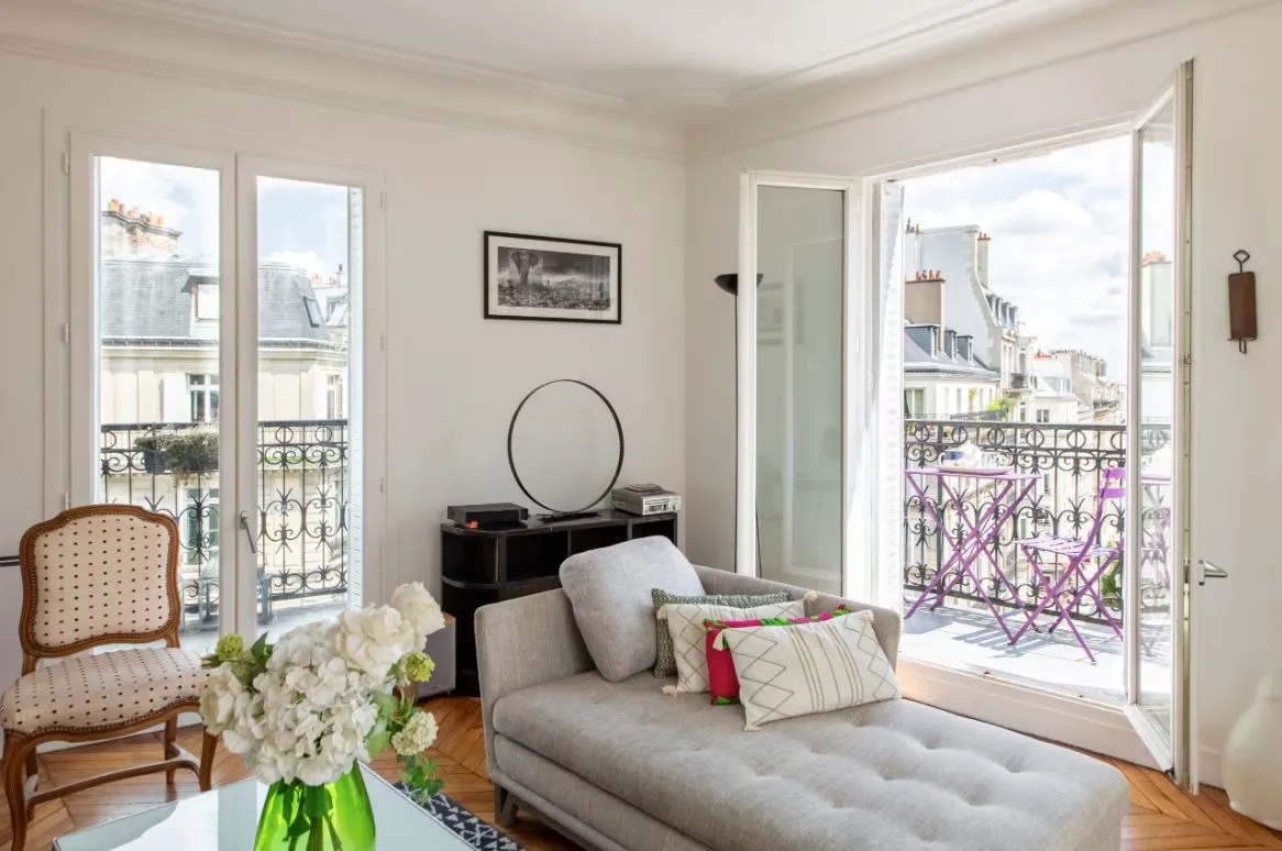 Appartement lumineux de 2 chambres au dernier étage avec vue panoramique — image 11 sur 15